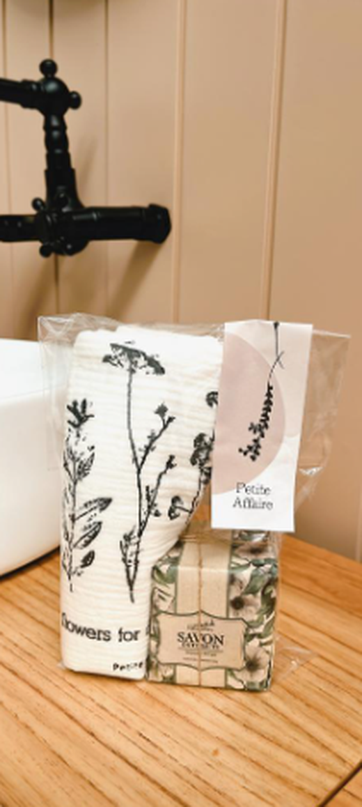 Kit Guest Towel y Trío Jabones La Bonne Vie – Set regalo premium | Tienda de Banquitos
