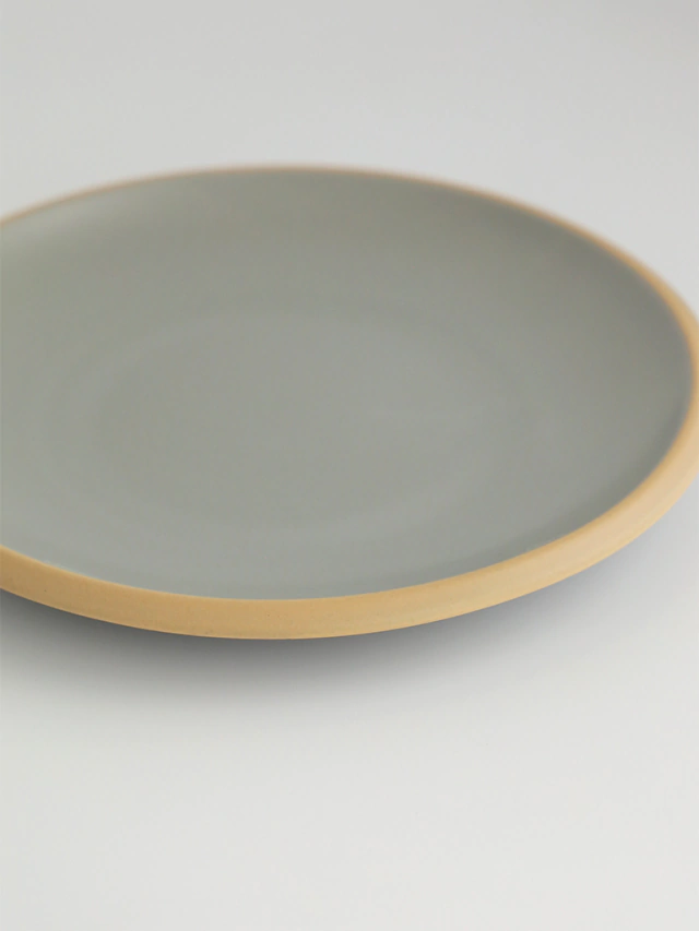plato playo hampshire redondo color gris y beige de porcelana