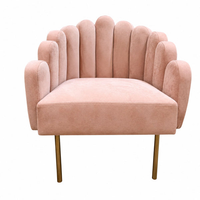 Sillón Matero Mini Angie tapizado en velvet rosa aterciopelado, con respaldo en forma de pétalos y patas metálicas doradas – Tienda de Banquitos