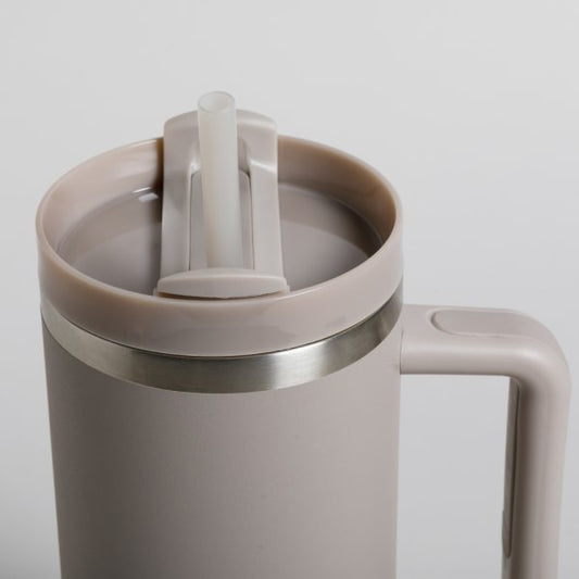 Vaso termico quencher color vison con tapa y bombilla con descuento durante el HOTSALE 2025