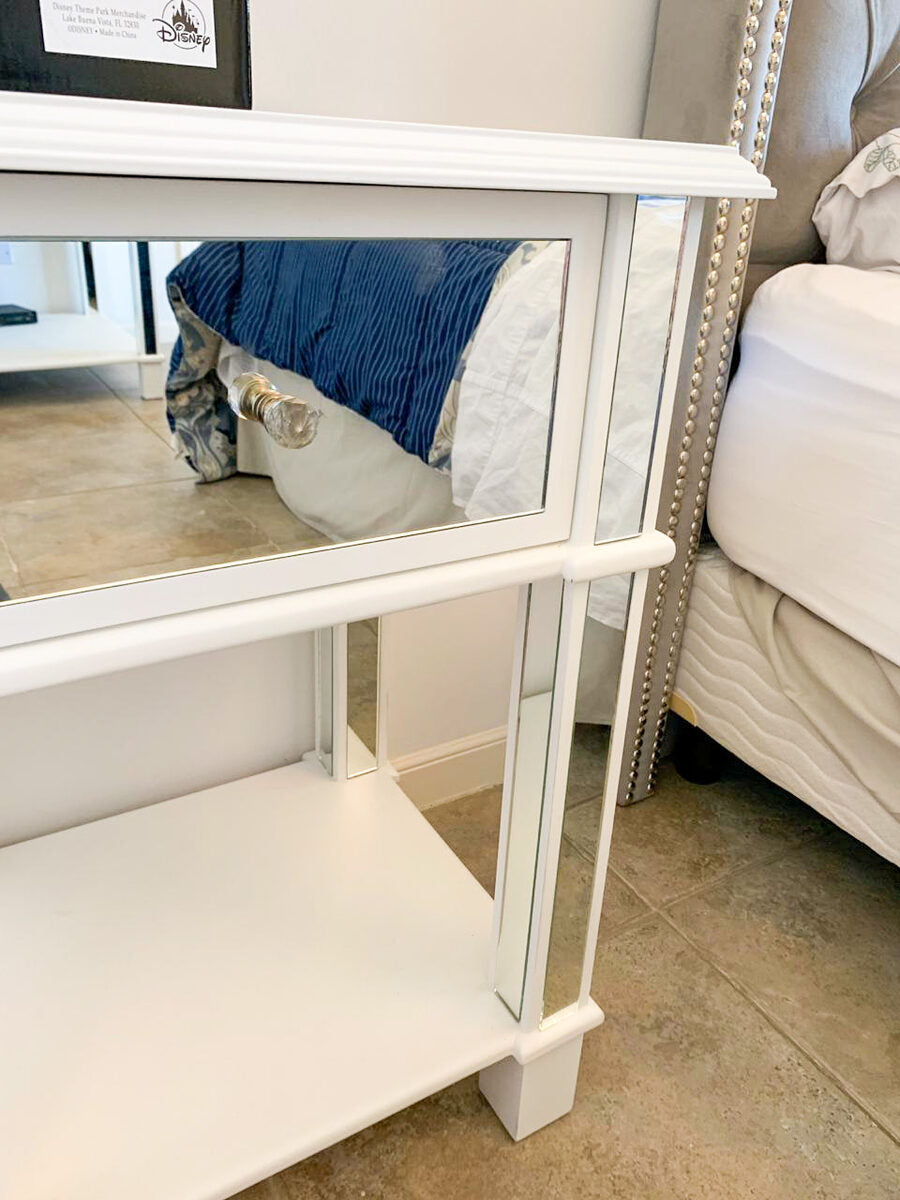 Mesa de luz espejada con cabecera beige nailhead – Tienda de Banquitos Argentina