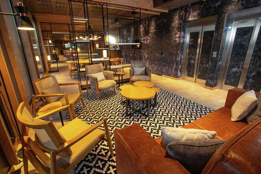 Detalle de tapizado sillón contract para hotel – Proyecto Hampton by Hilton Bariloche