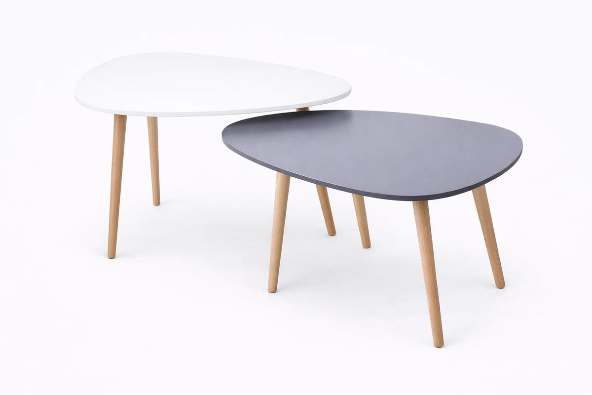 Mesas de arrime T05 de Archivos Activos, juego de dos con tapa orgánica blanca y gris y patas de madera