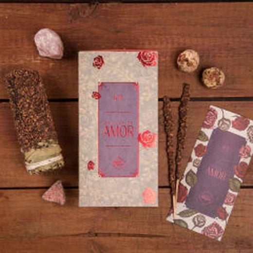 Kit pétalos de amor Sagrada Madre con sahumerio de rosas y bombitas artesanales