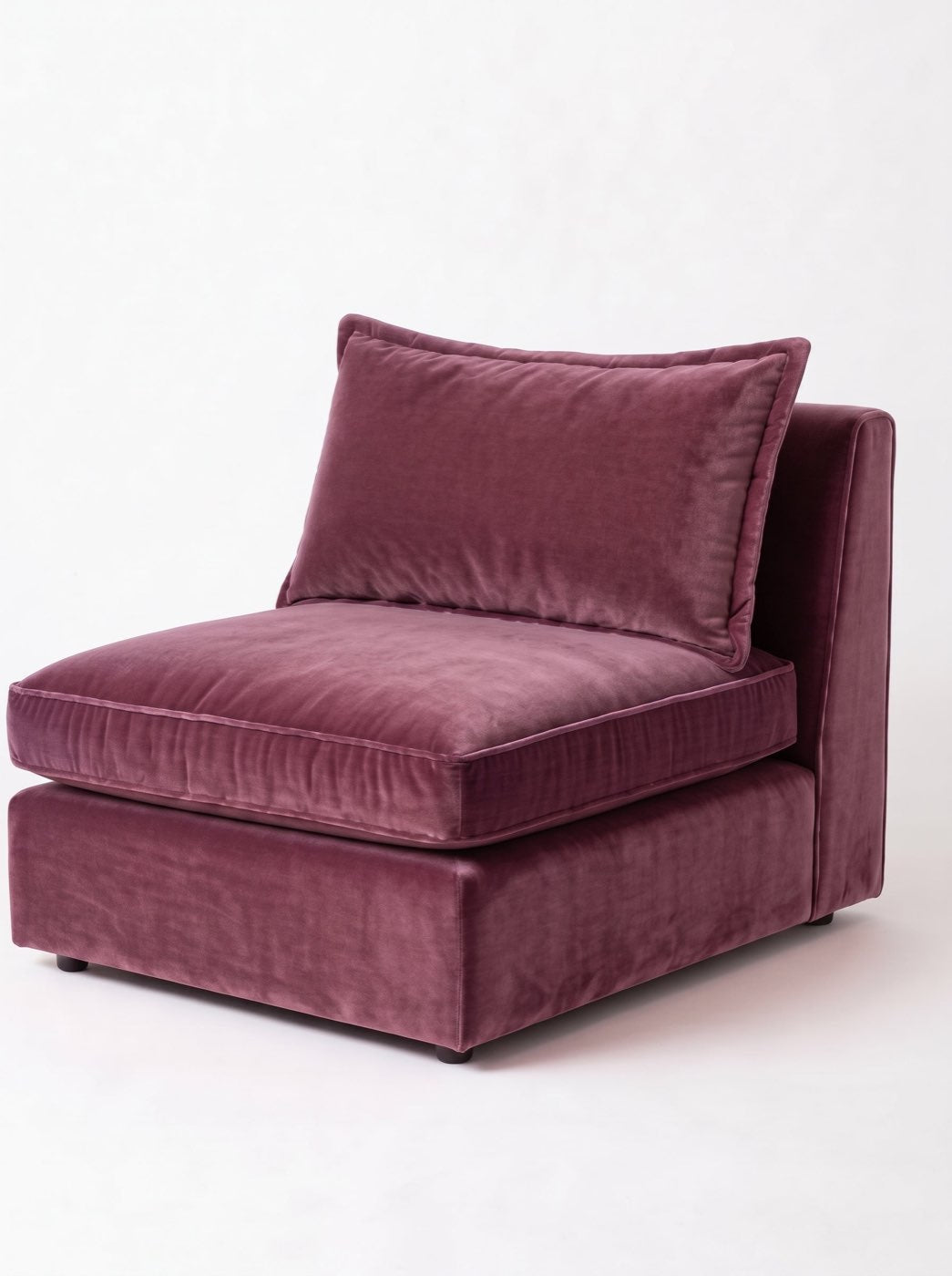 Sillón Thomas de un cuerpo color Obispo en pana antimanchas, sin apoyabrazos, con almohadón de respaldo suelto
