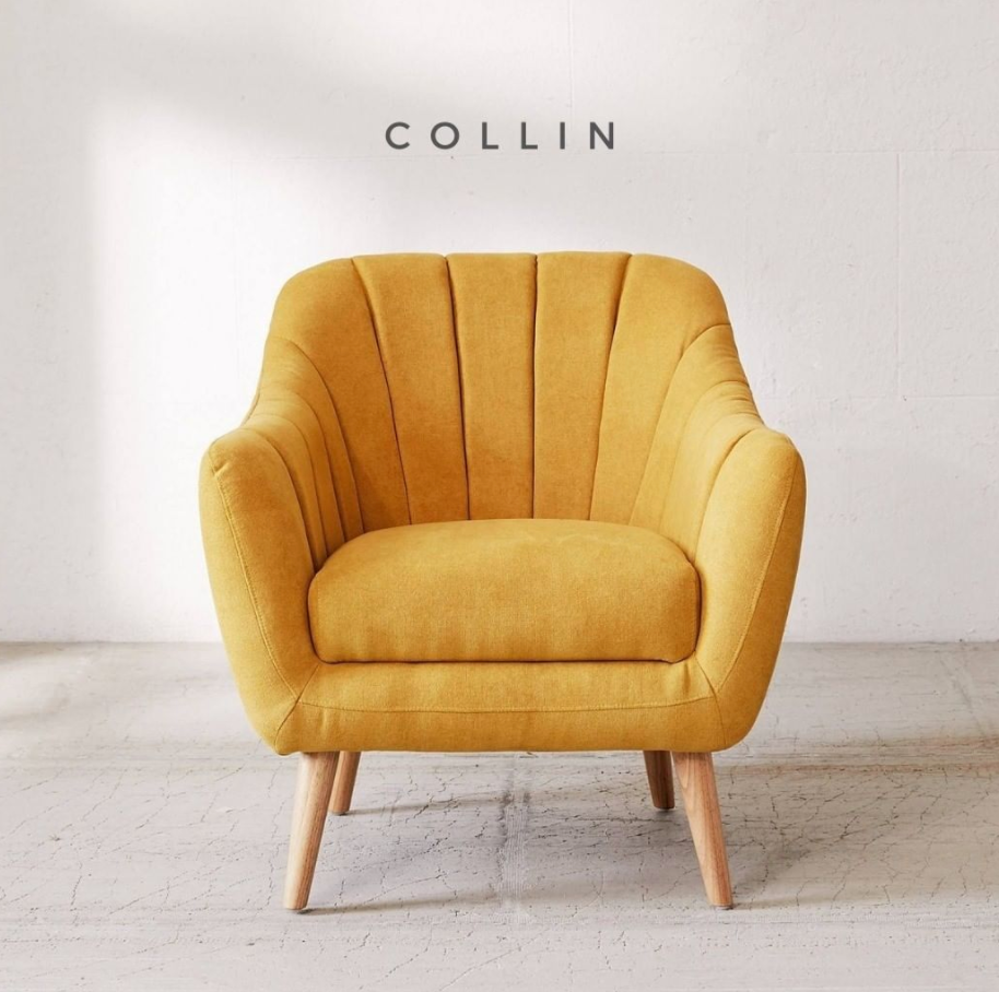 Sillón de un cuerpo modelo Collin en color amarillo, con patas de madera natural, respaldo bajo y diseño minimalista, sobre fondo blanco