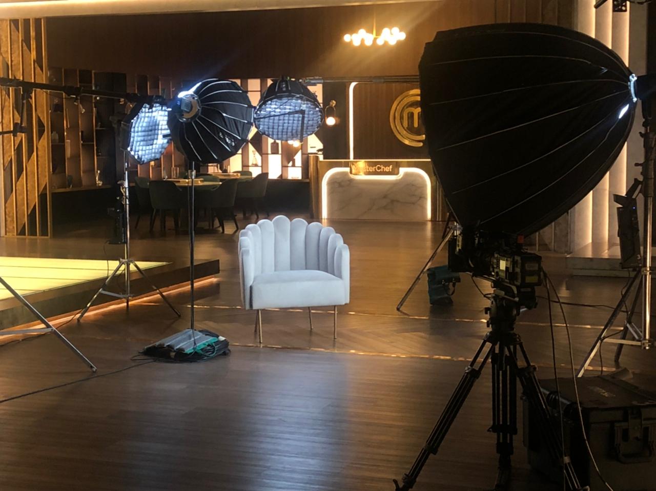Sillón de un cuerpo modelo Angie en color blanco, diseño moderno sin apoyabrazos, fabricado a medida por Tienda de Banquitos