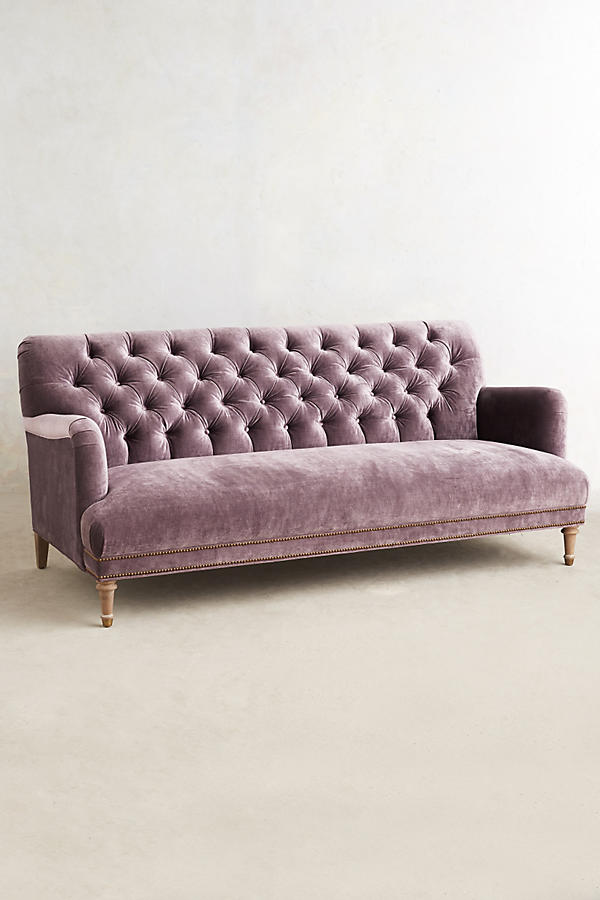 Sillón de tres cuerpos con capitoné lila