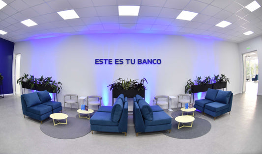 Oficina corporativa equipada con sillas de oficina ergonómicas TDB en el proyecto del Banco de Chaco