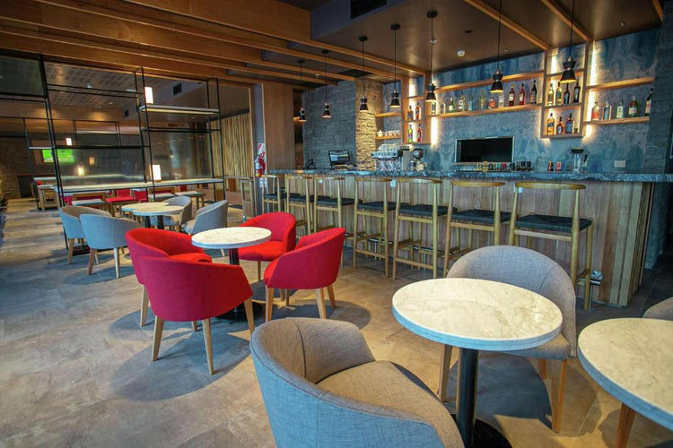 Sillones a medida para Hotel Hampton by Hilton Bariloche – Tienda de Banquitos