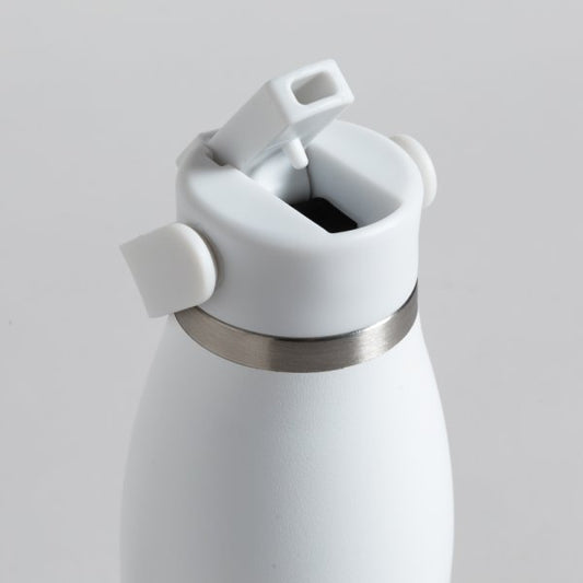 Botella termica de acero inoxidable color blanco con pico descuento durante el HOTSALE2025