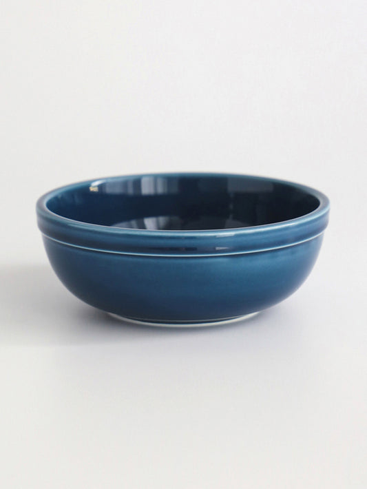 Bowl color azul de porcelana con descuento durante el hotsale 2025