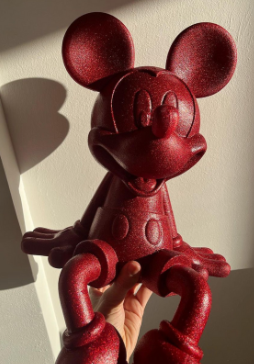 Mickey Disney – Vista lateral de la figura decorativa