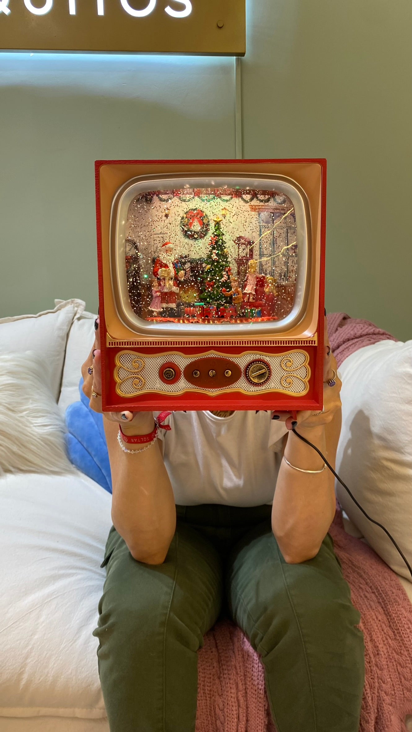 TV de Navidad con luces y música- 3 cuotas sin interés