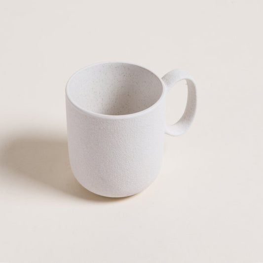 Mug color crema de ceramica con descuento durante el hotsale 2025