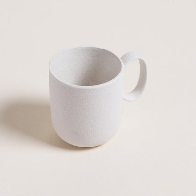 Mug color crema de ceramica con descuento durante el hotsale 2025