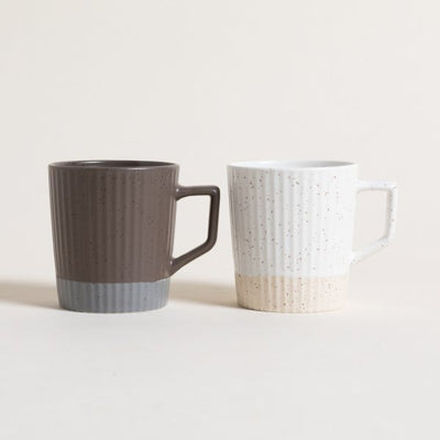 Mug surtido con rayas en color crema y gris con descuento durante el hotsale 2025