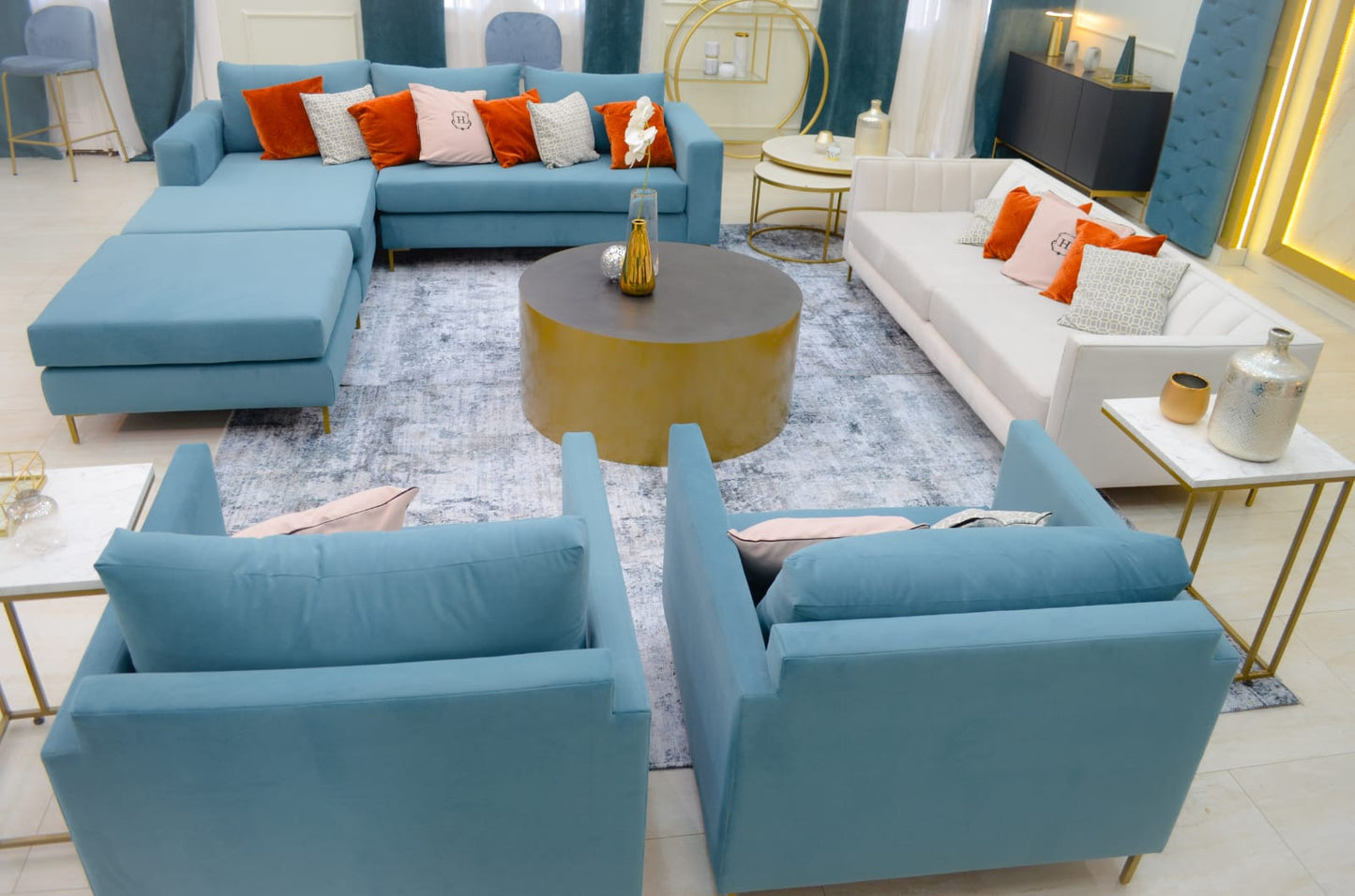 Canal Trece — Hotel de los Famosos 2021 | Tienda de Banquitos