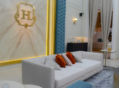 Canal Trece — Hotel de los Famosos 2021 | Tienda de Banquitos
