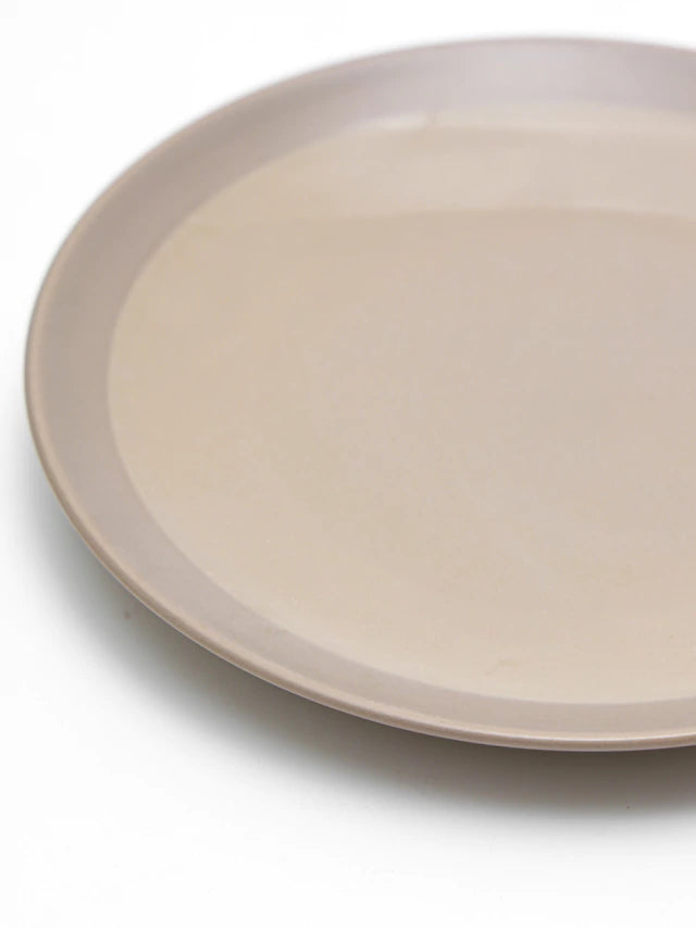 Plato playo de porcelana color beige de 23 cm
