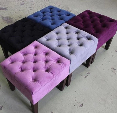 Puff rectangular capitoné en variedad de tonos. Modular y versátil, ideal para sumar color y textura a livings, halls o espacios de relax.