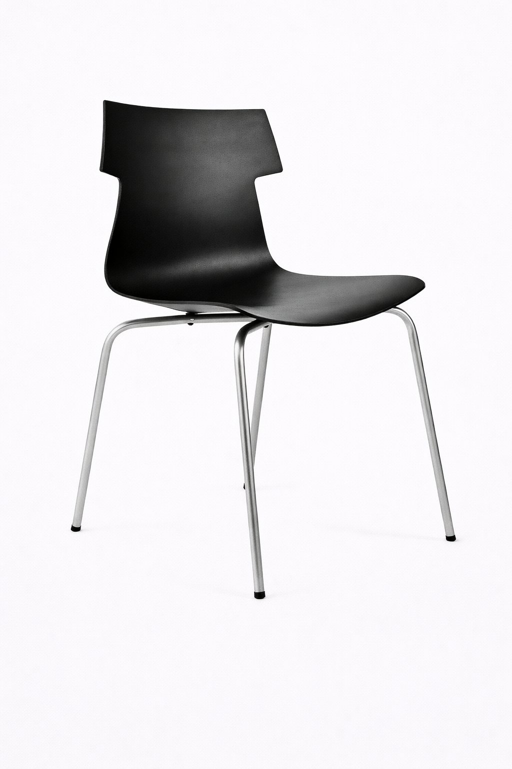 Silla fija plástica New Rochy con asiento y respaldo de una pieza y estructura metálica de cuatro patas, diseño moderno para salas de reunión.