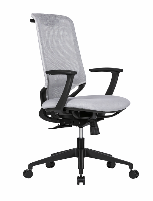 Silla operativa Aston con respaldo de malla clara, asiento tapizado y apoyabrazos.