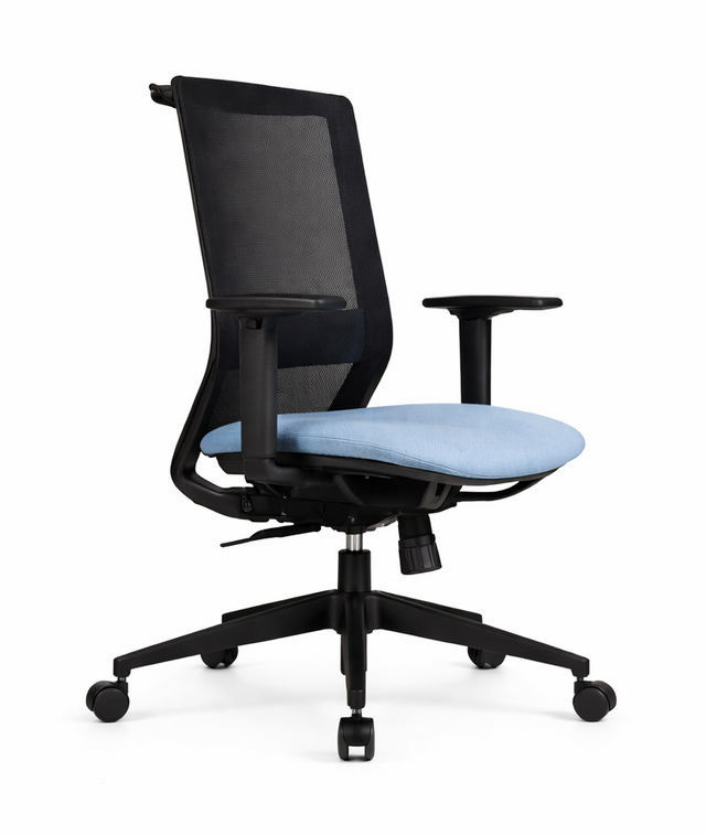 Silla operativa Giga con respaldo de malla, asiento tapizado y apoyabrazos, vista frontal y trasera.