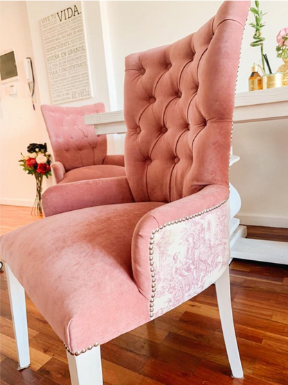 Silla Menphis de diseño moderno con asiento acolchado y respaldo envolvente, pensada para brindar máximo confort y estilo. Ideal para comedores actuales y espacios de diseño, combinando practicidad, elegancia y un acabado de gran calidad.