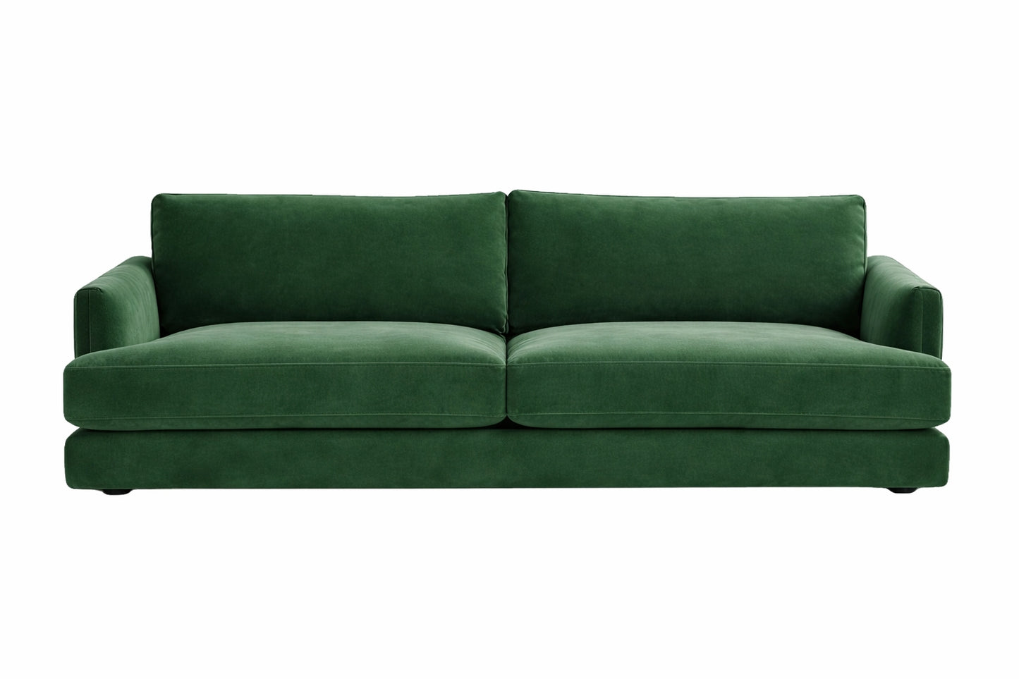 Una fotografía de diseño de interiores que muestra un living moderno y sofisticado de estilo nórdico-contemporáneo. En el centro está el sillón de dos cuerpos con tapizado texturizado gris claro, idéntico al de referencia. Está ubicado sobre una alfombra tejida gris y azul.