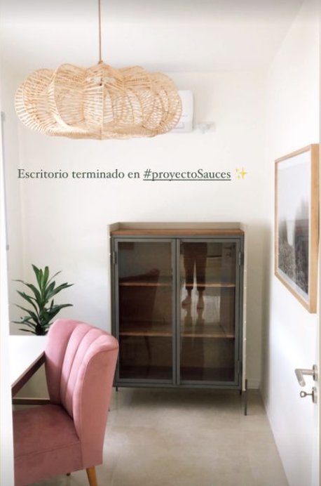 Butaca matero Alpes en rosa, vista frontal sobre fondo blanco – Tienda de Banquitos
