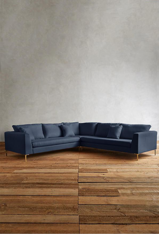 Sofá esquinero Rosaura con patas metálicas finas, diseño contemporáneo y cómodo; especial CyberMonday con descuentos y cuotas sin interés.