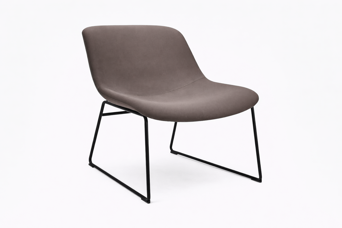 Soft Seating Clown tapizado con base metálica tipo trineo, ideal para recepciones y espacios modernos.