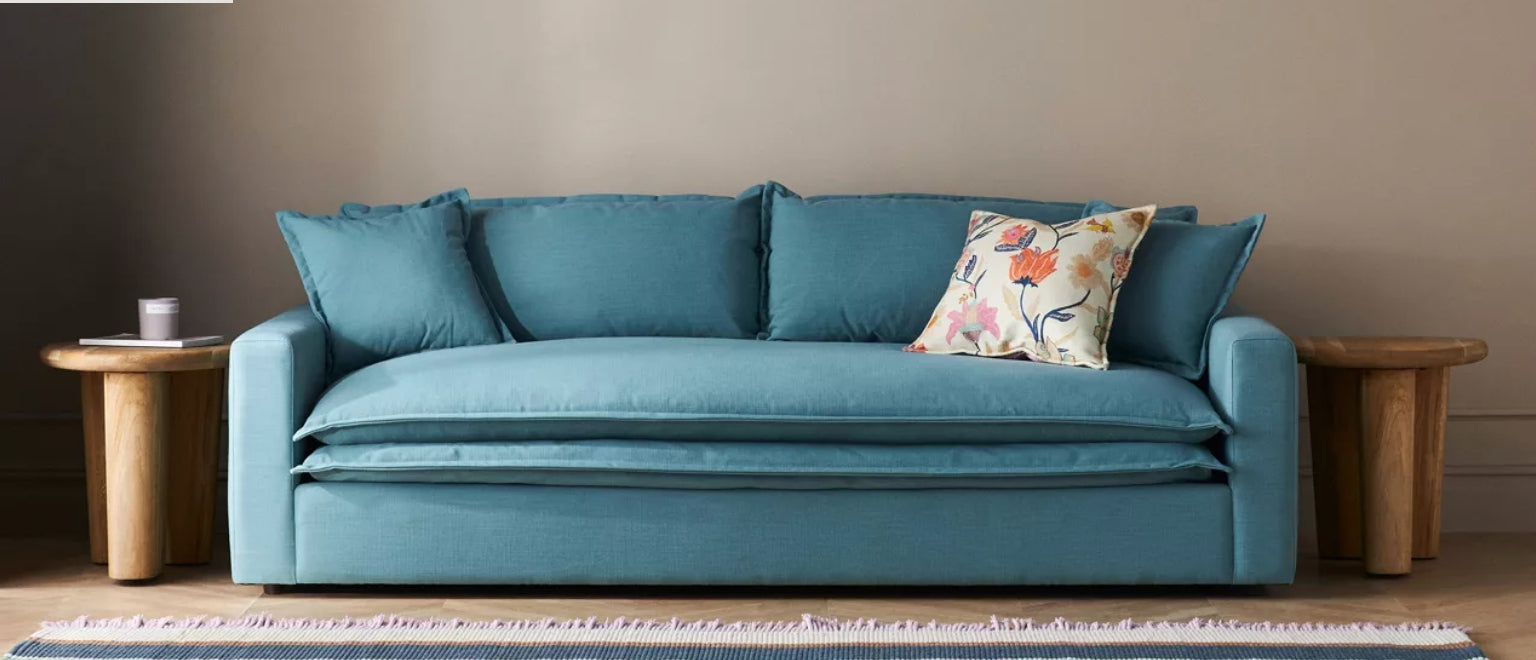 Sofa dos cuerpos con doble asiento combinado, ideal para espacios sofisticados y rusticos