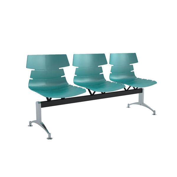 
Tándem Rochy de tres asientos color verde con estructura metálica, diseñado para salas de espera y espacios laborales.