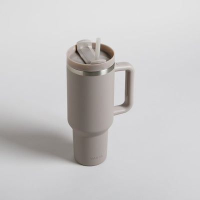 Vaso termico quencher color vison con tapa y bombilla con descuento durante el HOTSALE 2025