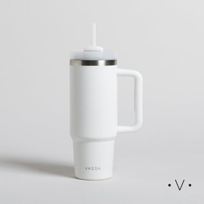 Vaso quencher térmico color blanco de acero inoxidable con tapa y bombilla con descuento durante el hotsale 2025