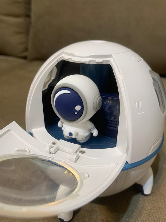 Humidificador chico astronauta blanco - 6 cuotas sin interés - CYBERMONDAY