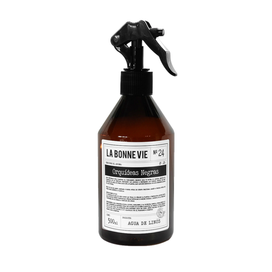 Agua de lino La Bonne Vie de 500 ml, aroma N°24 Orquídeas Negras, con gatillo negro sobre fondo negro