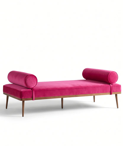 Banqueta Escandinava en pana antimanchas color Chicle, con almohadones cilíndricos y patas de madera, imagen ilustrativa - Tienda de Banquitos