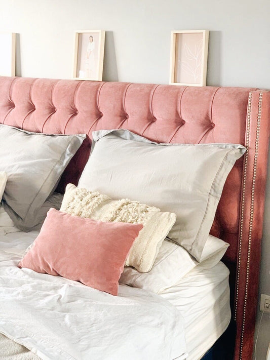 Cabecera tufted rosa blush con nailhead dorado - dormitorio de diseño Argentina