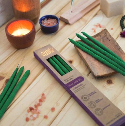 Conos de incienso Jazmín artesanales Aquí y Ahora para equilibrar la energía del ambiente | Tienda de Banquitos