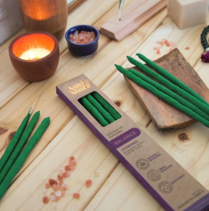 Conos de incienso Jazmín artesanales Aquí y Ahora para equilibrar la energía del ambiente | Tienda de Banquitos