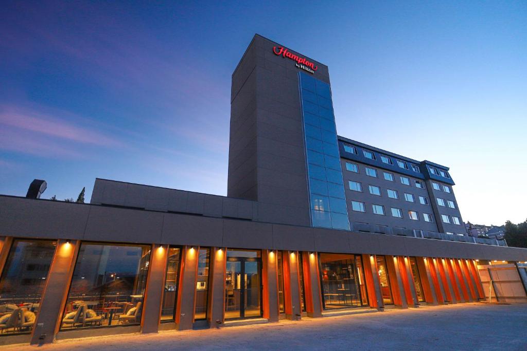 Sillón lounge a medida Hotel Hampton by Hilton Bariloche – Tienda de Banquitos