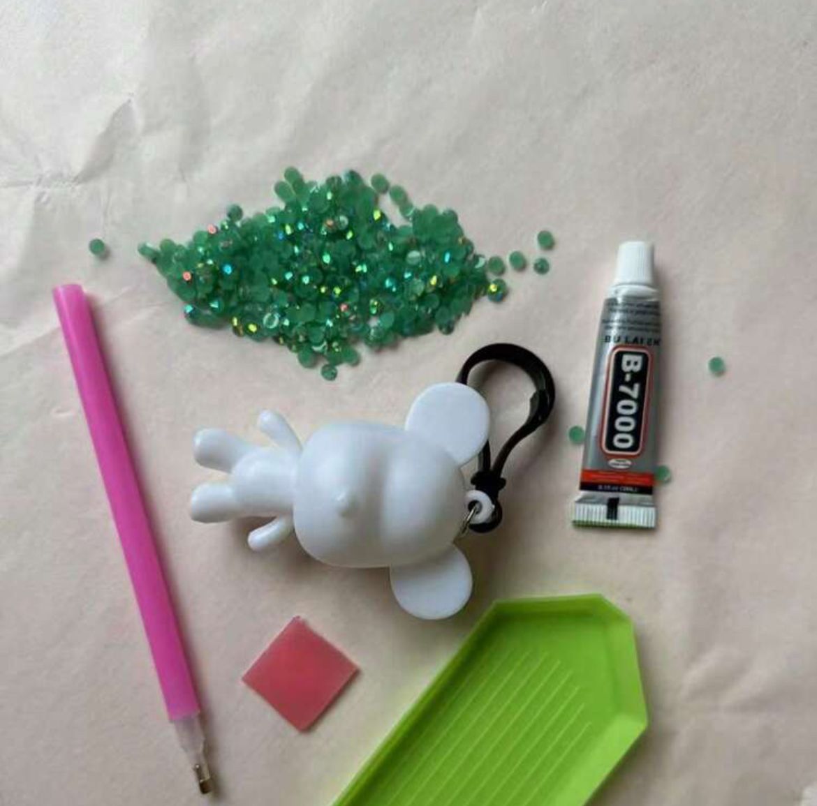 Kit Diamond Painting Osito Mini Premium Verde - llavero artesanal 7cm con diamantitos verdes