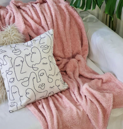 Manta Teddy Medium Rosa – Pie de cama 1,60x1 metro | Tienda de Banquitos