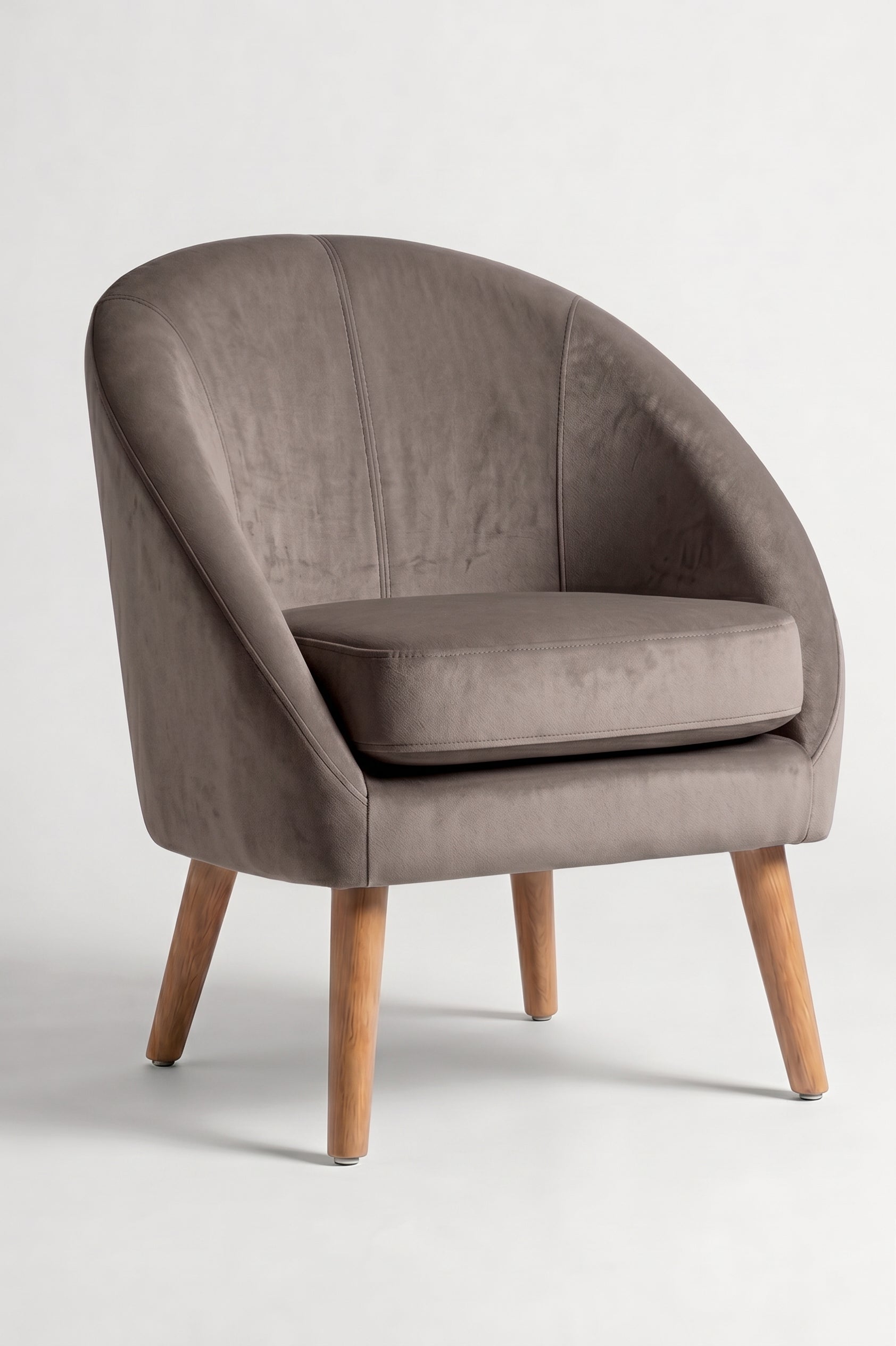 Sillón de un cuerpo Paris color Visón en pana antimanchas importada, forma redonda y compacta con apoyabrazos integrados — ideal para un living compacto. Hecho a medida por Tienda de Banquitos.