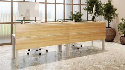 Recepción Equinox de Archivos Activos doble, de madera clara con vidrio superior y patas de aluminio