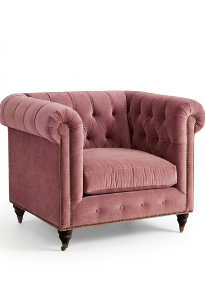 Sillón de un cuerpo Chesterfield color Rosa en pana antimanchas importada, el clásico diseño inglés firme con detalle de tachas — para un living con carácter que dure toda la vida. Hecho a medida por Tienda de Banquitos.