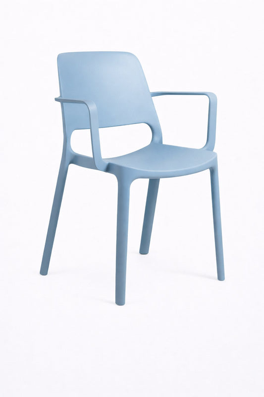 Silla plástica City de Archivos Activos celeste, con brazos integrados y 4 patas